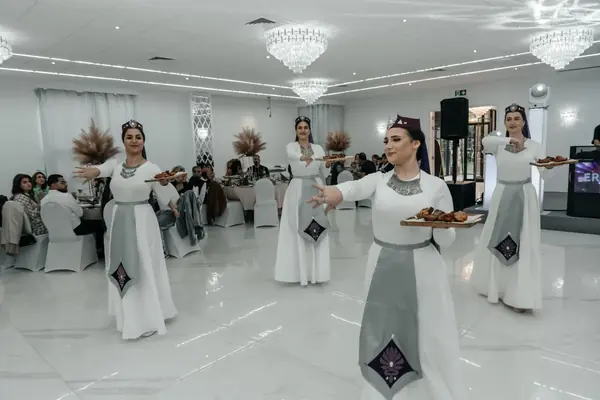 Rozi Dance — chant et danse